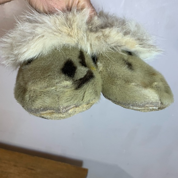 Vintage collector pièce hand crafted by Canadian Inuit  seal skin winter shoes - Picture 3 of 12